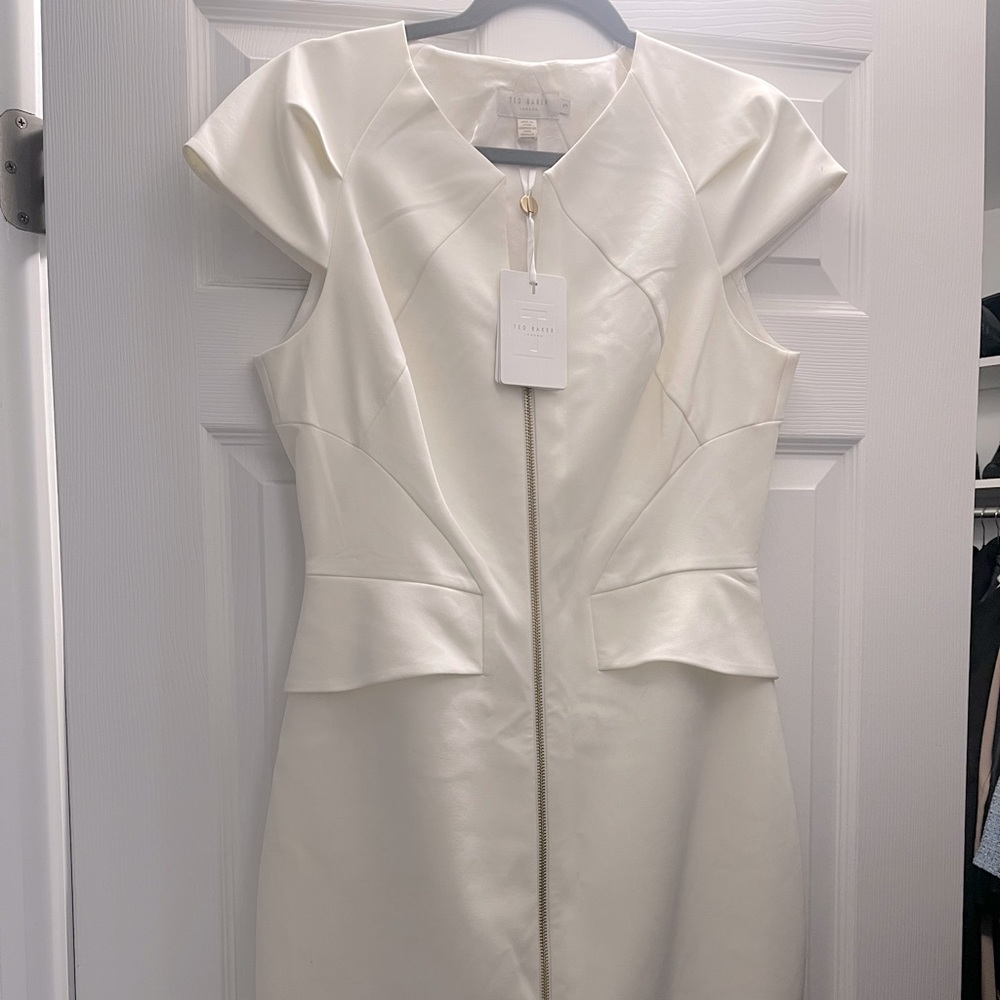 TED BAKER
V-Neck Knee-Length Dress